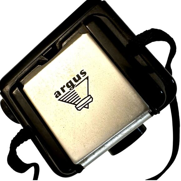 Argus Seventy Five 75mm Camera with Original Case/Strap - Picture 2 of 11